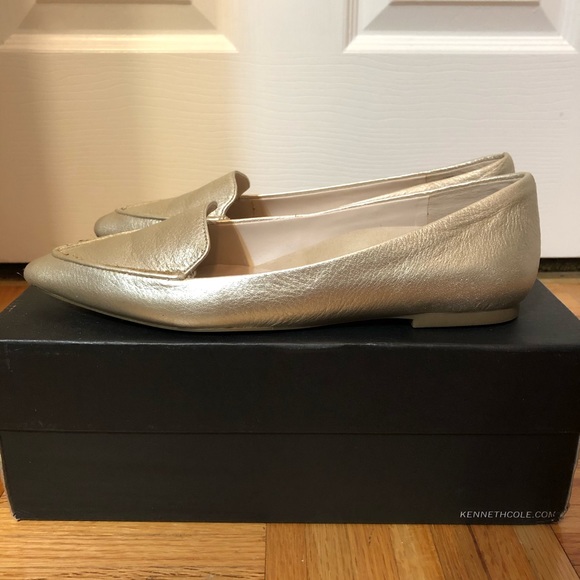 Kenneth Cole Shoes - Kenneth Cole “Gina” Pointed Toe Leather Flat US 8